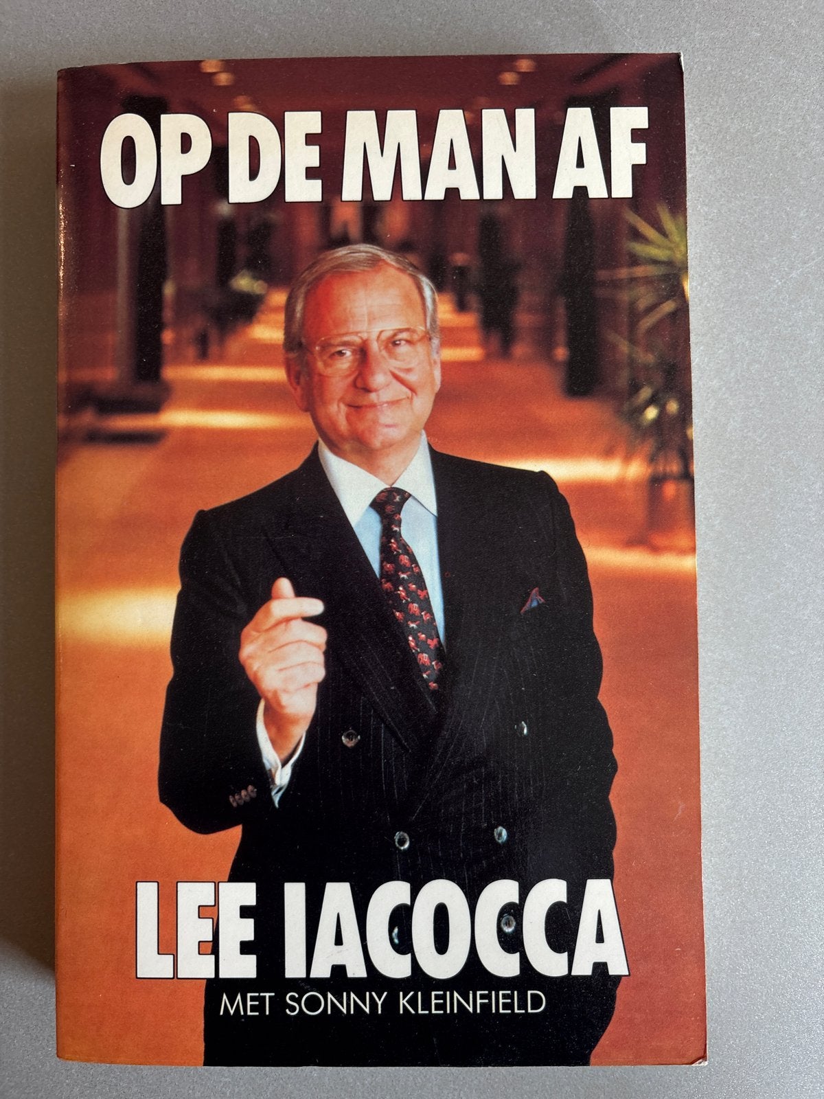 Lee Iacocca - Op de man af (Autobiografie), Ophalen of Verzenden, Gelezen, Overige
