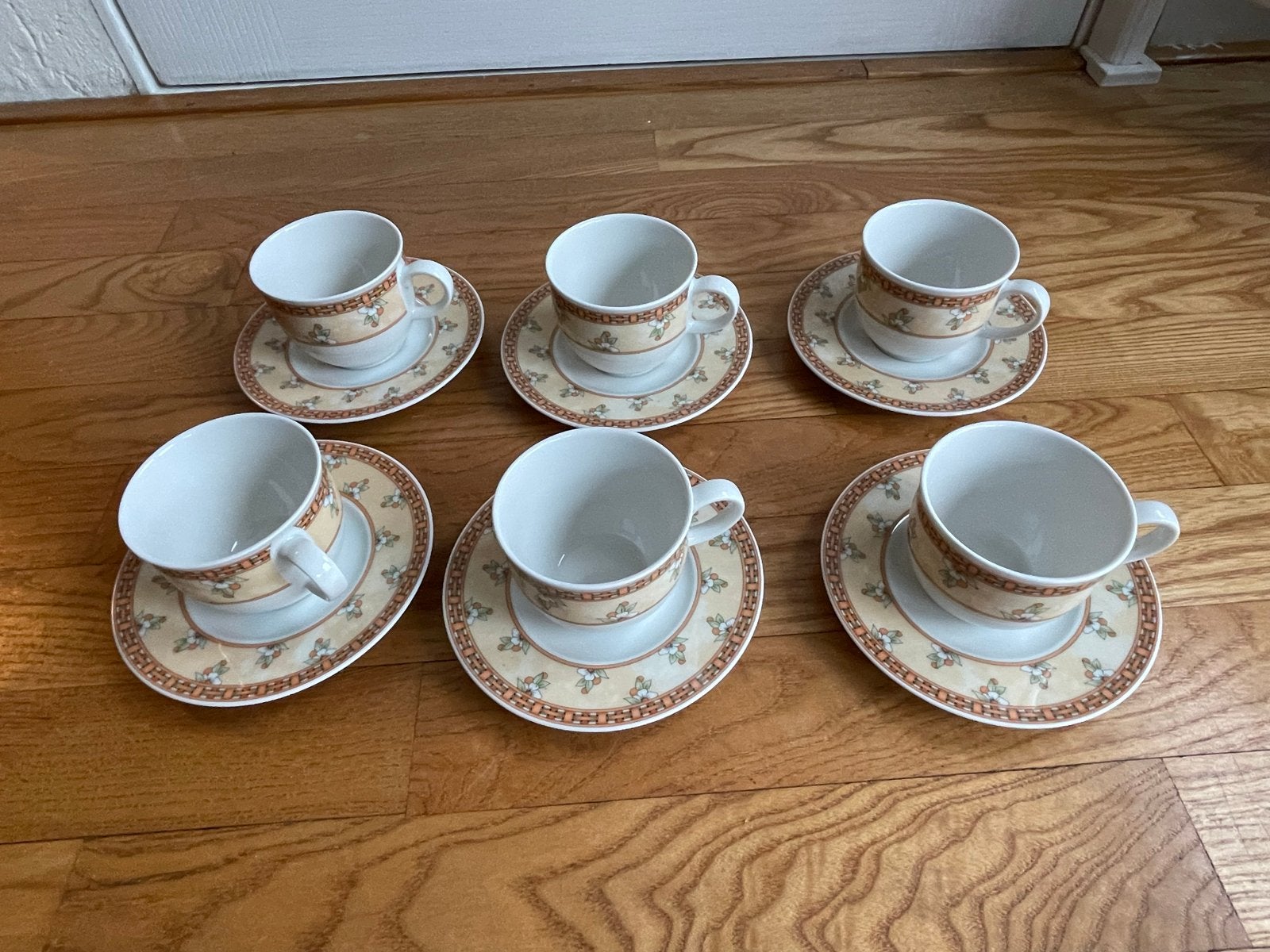 Set van 6 Mitterteich Bavaria koffie-/theekopjes met schotel, Ophalen of Verzenden, Zo goed als nieuw, Overige stijlen, Kop(pen) en/of Schotel(s)