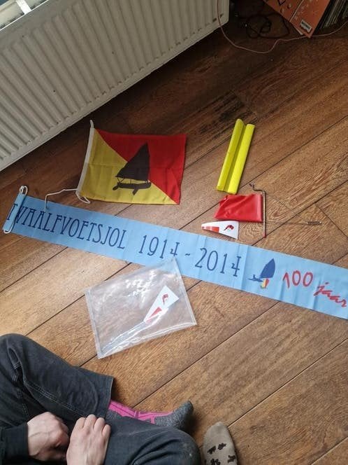 boot vlaggetjes, Ophalen