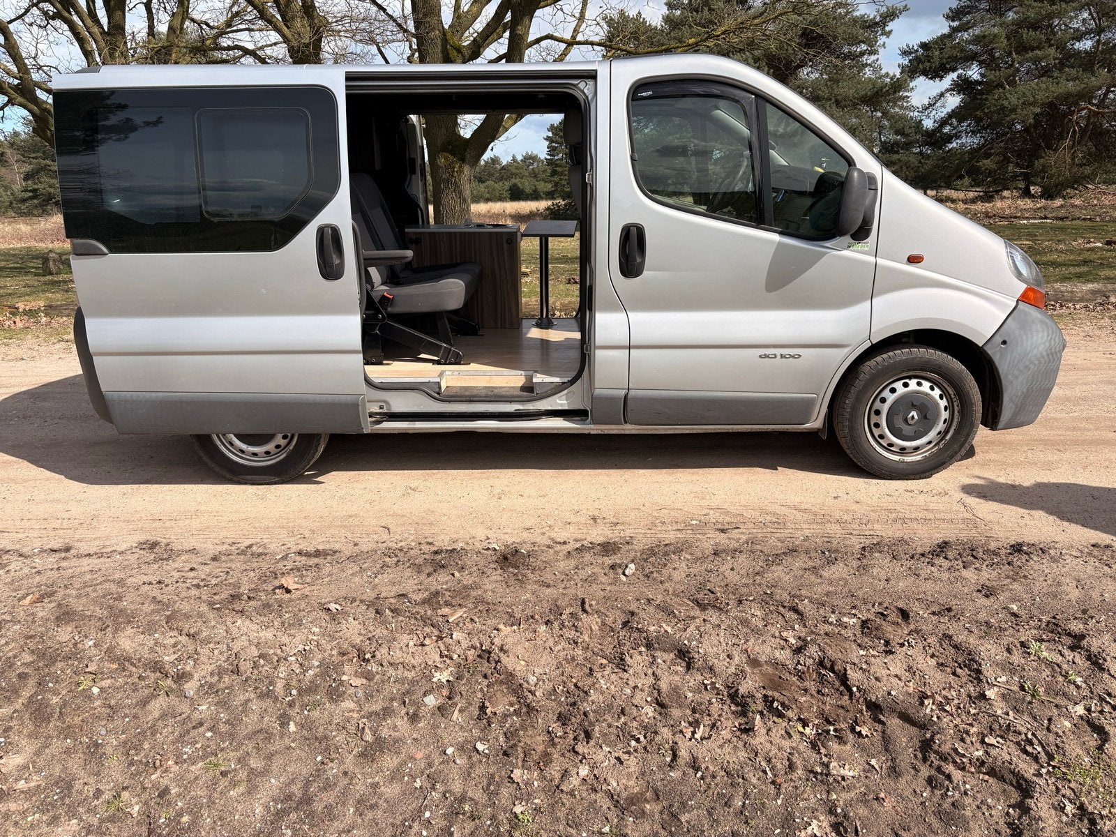 Renault Trafic 1.9 Diesel Camper Bus - Compact & Compleet, Caravans en Kamperen, Overige merken, Watertank (Schoon), Tot en met 2