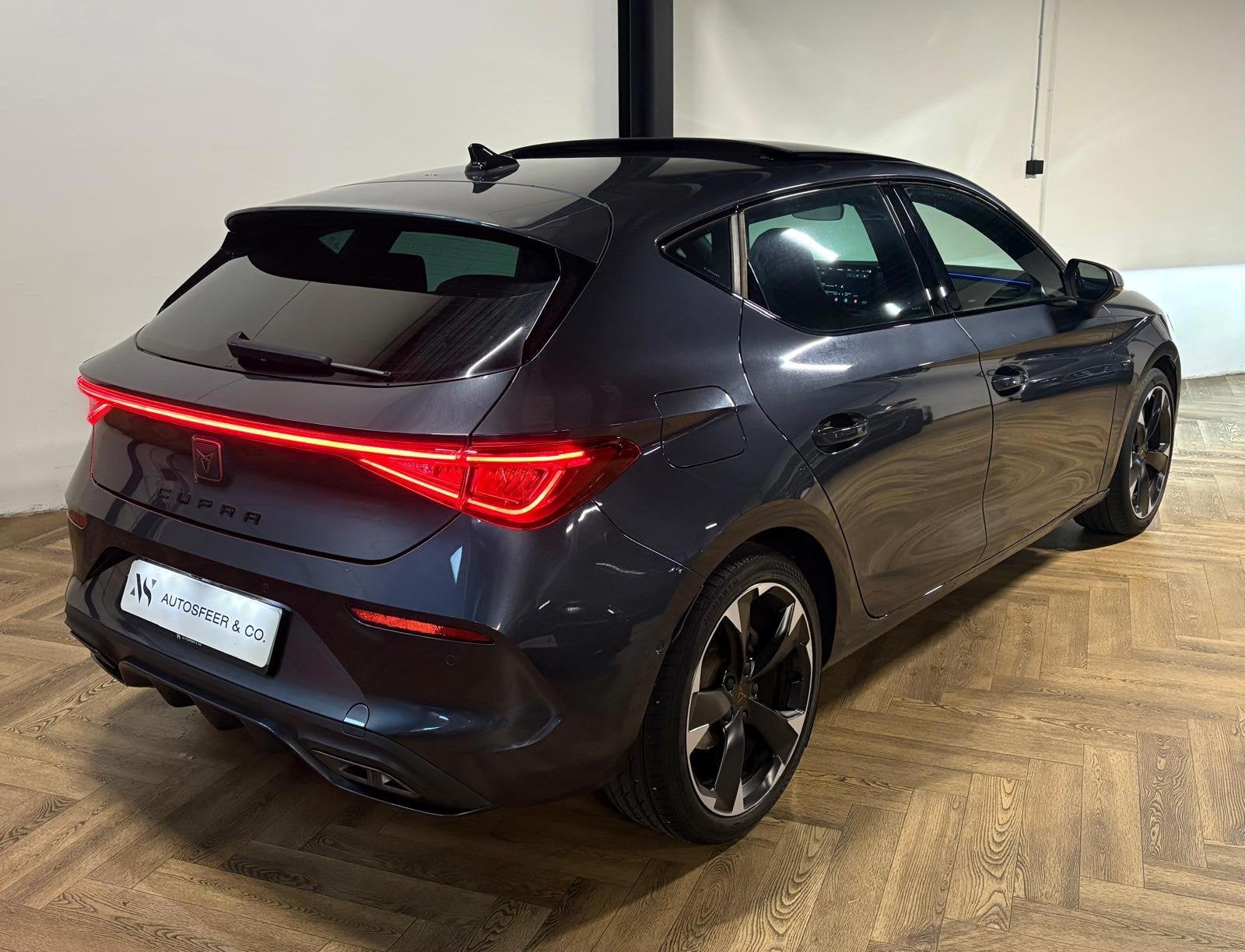 CUPRA Leon 1.5 eTSI PANO KEYLESS MEMORY VOL', 77 km/l, Gebruikt, Zwart, 150 pk