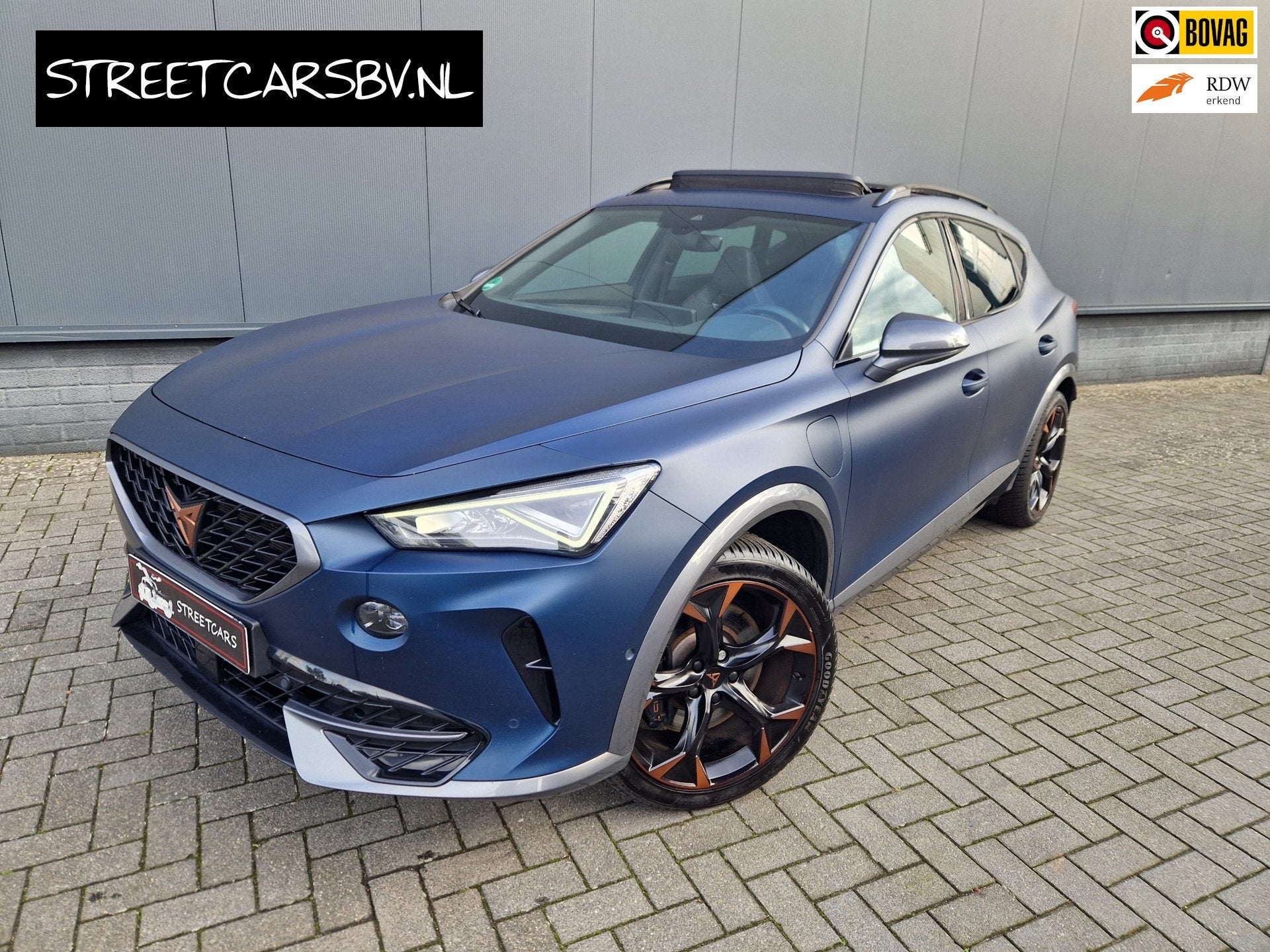 CUPRA Formentor 1.4 e-Hybrid VZ Performance 245PK Matblauw, Auto's, Dealer onderhouden, Gebruikt, Zwart, 4 cilinders