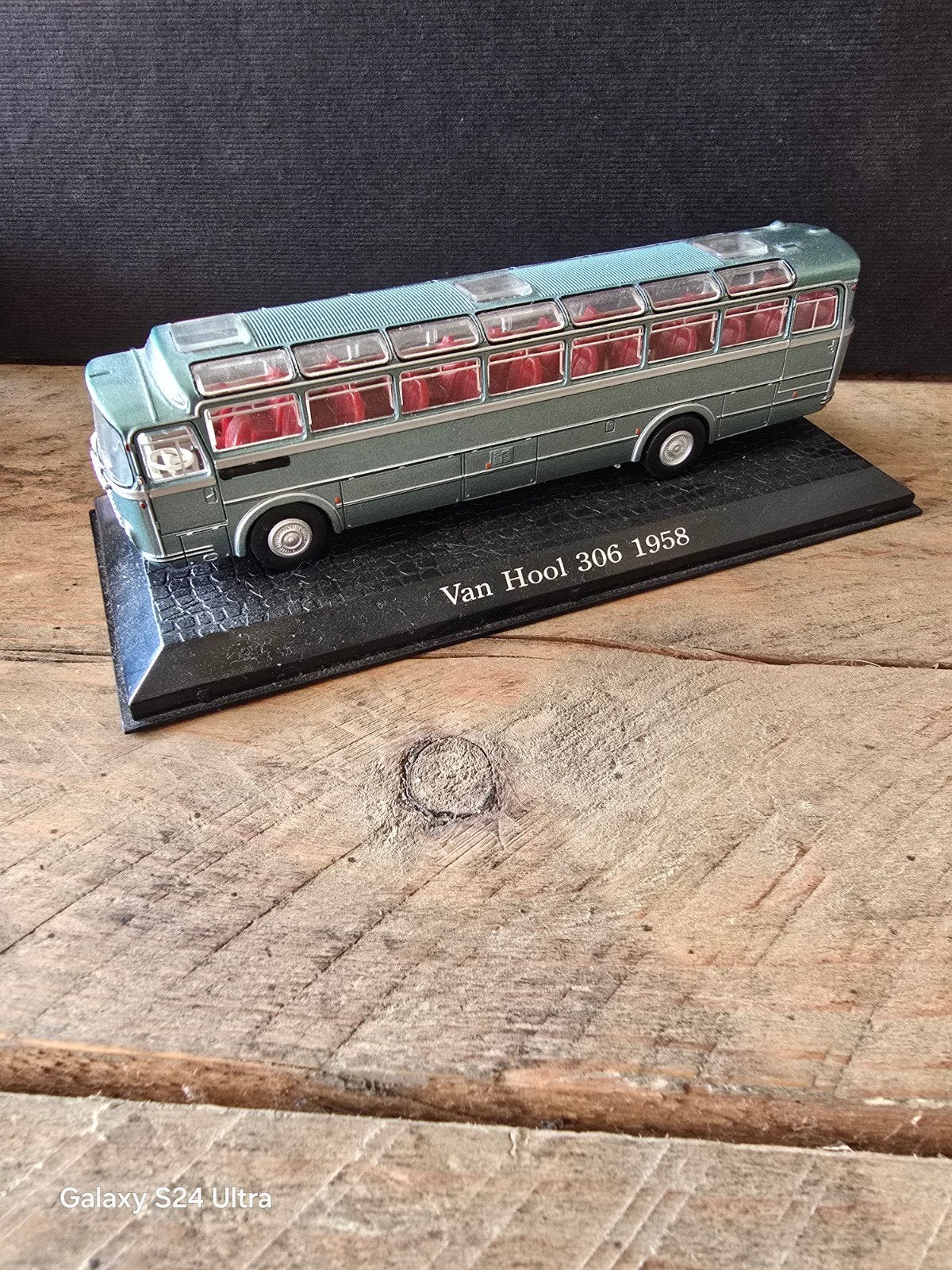 Hool 306 1958 modelbus van Atlas Editions, schaal 1:72., Ophalen of Verzenden
