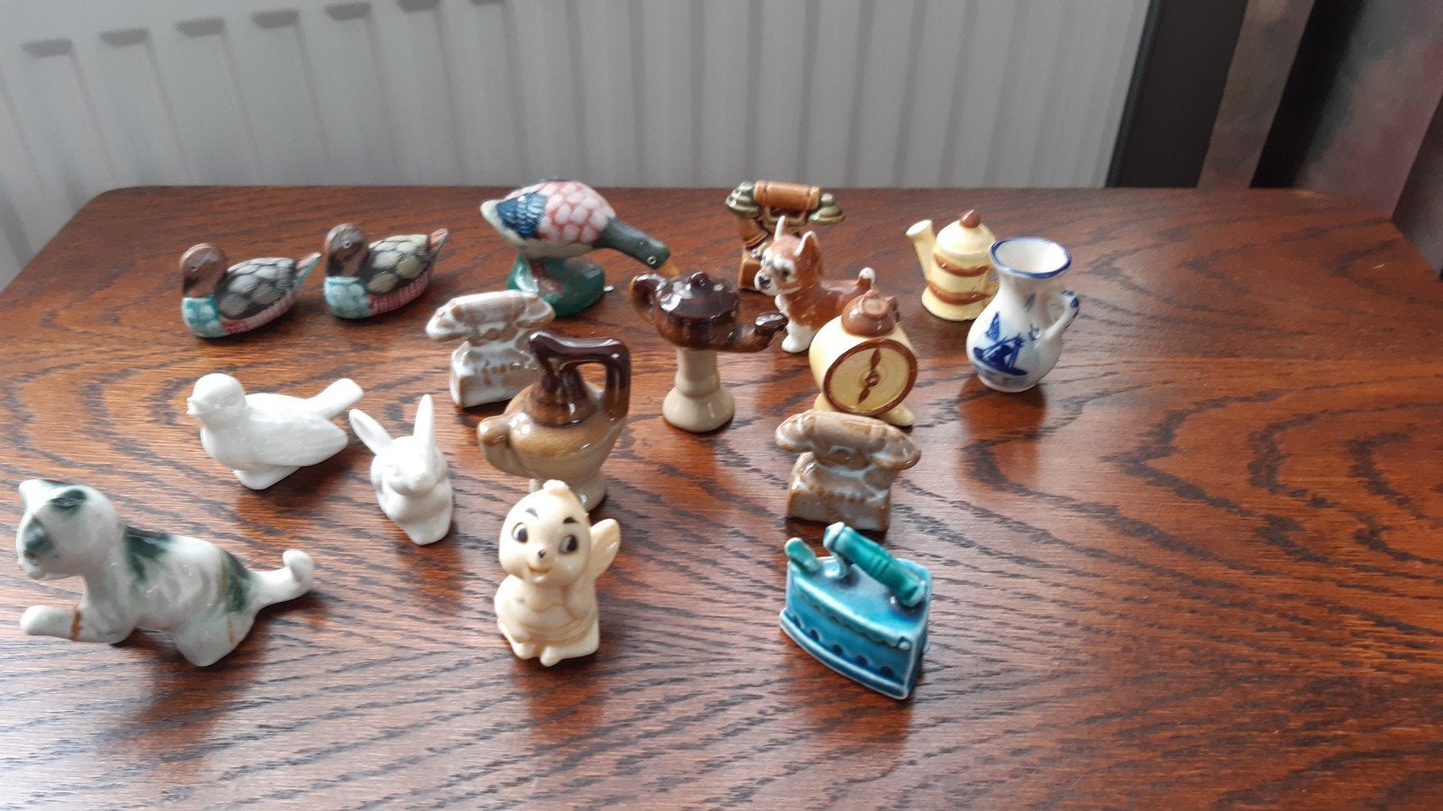 17 diverse letterbak beeldjes - decoratieve miniaturen, Ophalen of Verzenden, Zo goed als nieuw