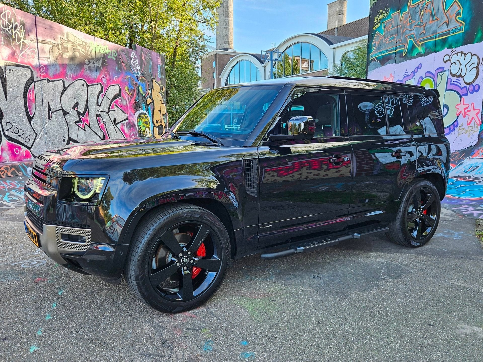 Land Rover Defender 110 3.0 P400 X | trekhaak | 22" | pano, Auto's, Automaat, Dealer onderhouden, Gebruikt, Vierwielaandrijving