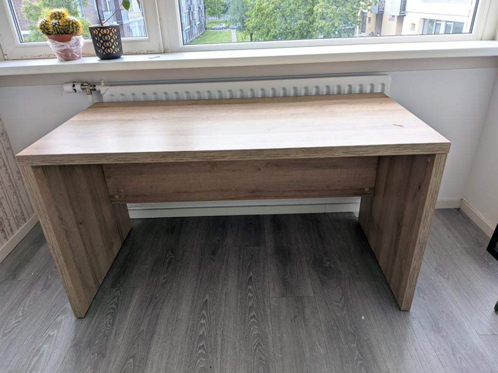 Wooden desk 140x69x73,5, Ophalen, Zo goed als nieuw