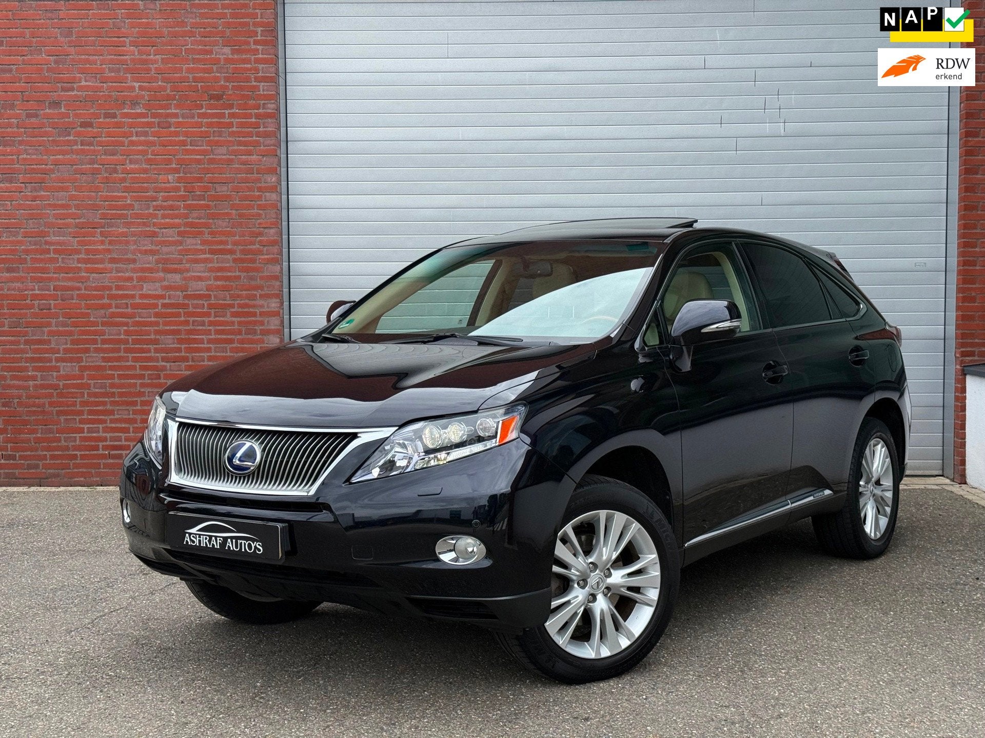 Lexus RX 450h 4WD Executive| TREKHAAK| OPEN DAK| LUCHTVERING, Auto's, Automaat, Dealer onderhouden, 249 pk, Beige