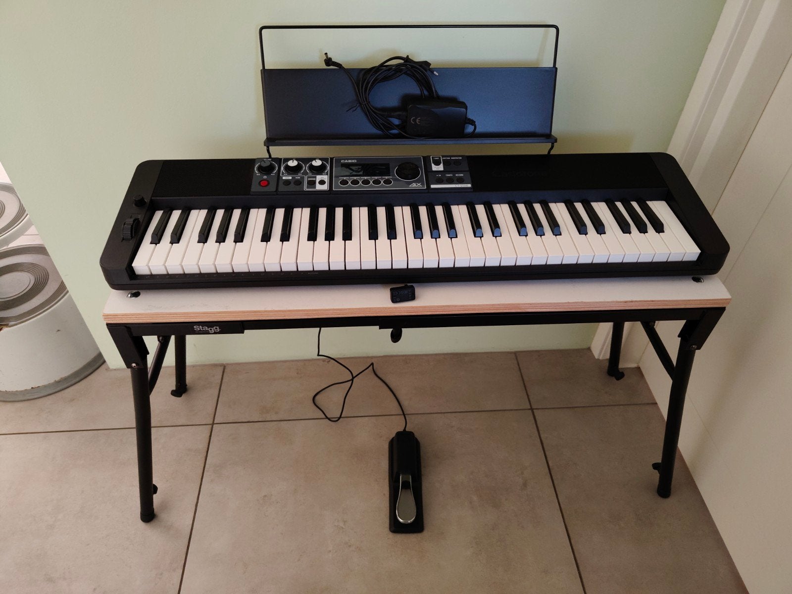 Casio CT-S500 met dongel, pedaal en onderstel, Muziek en Instrumenten, Ophalen, Zwart, Zo goed als nieuw, Digitaal