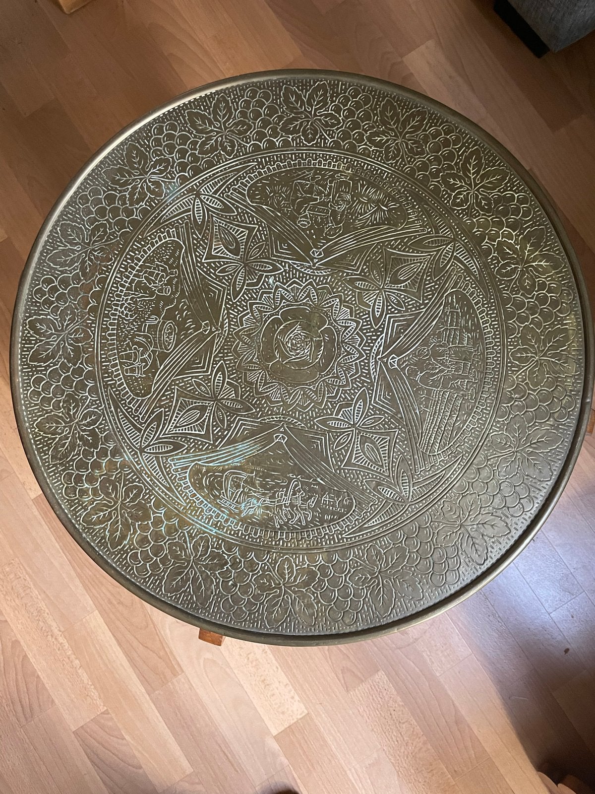 Vintage bijzettafel met messing blad, Ophalen