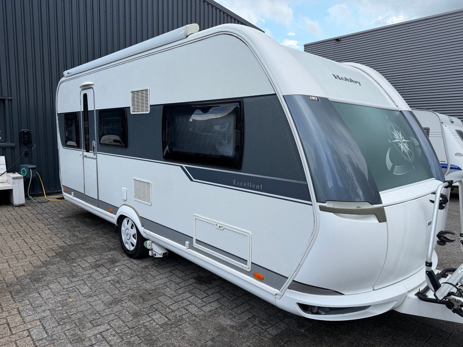 Hobby 495 UL met Mover, Thule luifel en fietsendrager, Caravans en Kamperen, Rondzit, Hobby, Bedrijf, Schokbreker
