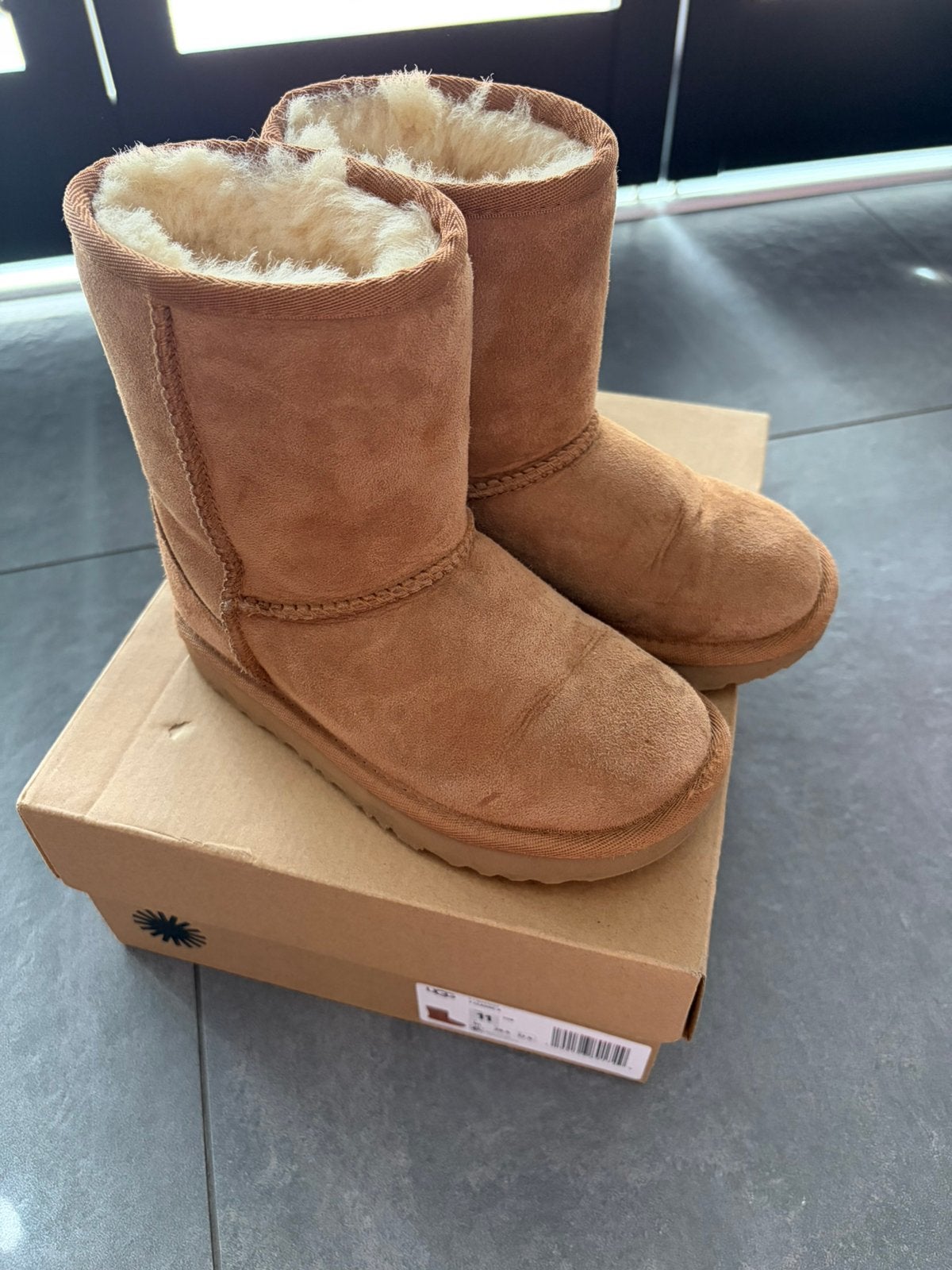 Bruine / beige uggs maat 28,5, Meisje, Ophalen of Verzenden, Laarzen, Zo goed als nieuw