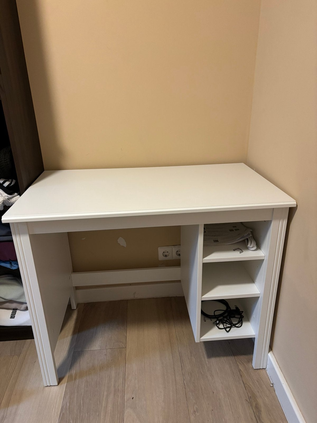 Brusali bureau ikea, Schoolbureau, Ophalen of Verzenden, IKEA, Demontabel