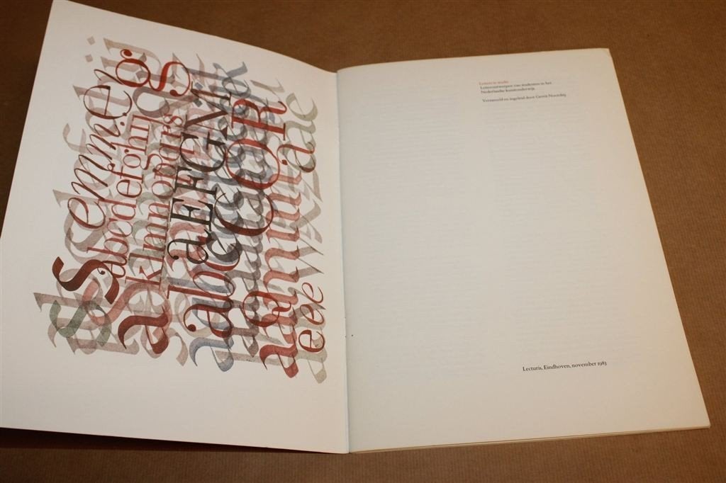 Letters in Studie — Letterontwerpen NL Kunstonderwijs 1983, Ophalen of Verzenden, Gelezen, Fotografen