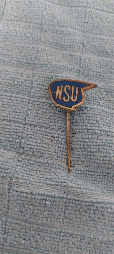 Vintage NSU Speldje - Klassiek Motorfiets Merk Pin, Ophalen of Verzenden, Gebruikt, Merk, Speldje of Pin