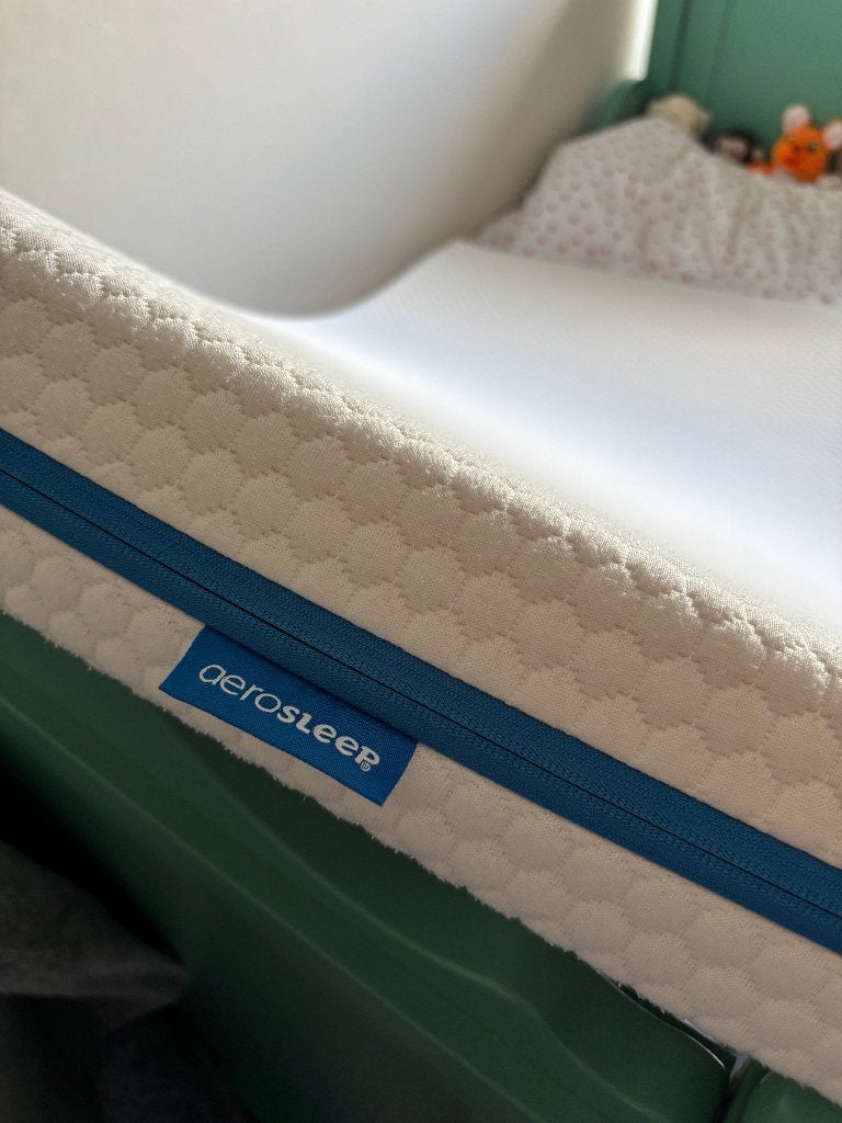 Matras voor kinderledikantje Aerosleep, Kinderen en Baby's, Babywiegjes en Ledikanten, Ophalen, Zo goed als nieuw, Ledikant