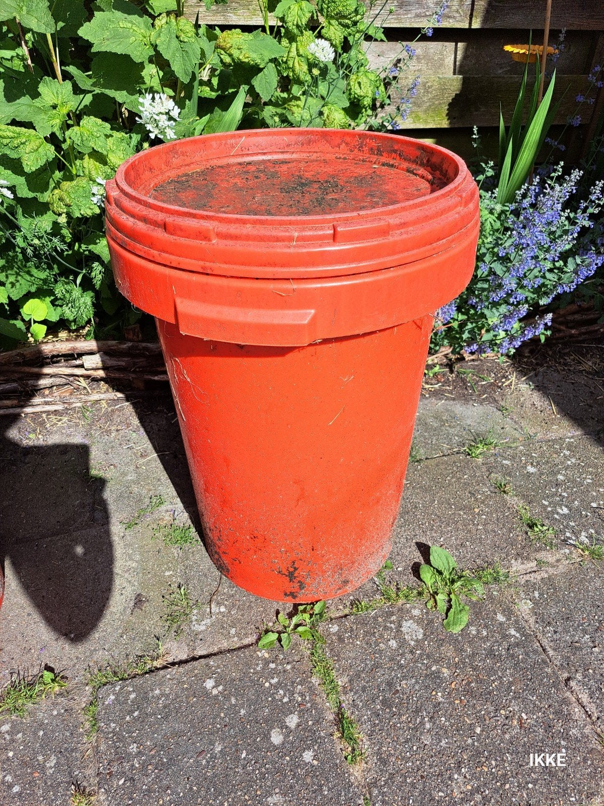 Voerton 60 liter, Ophalen