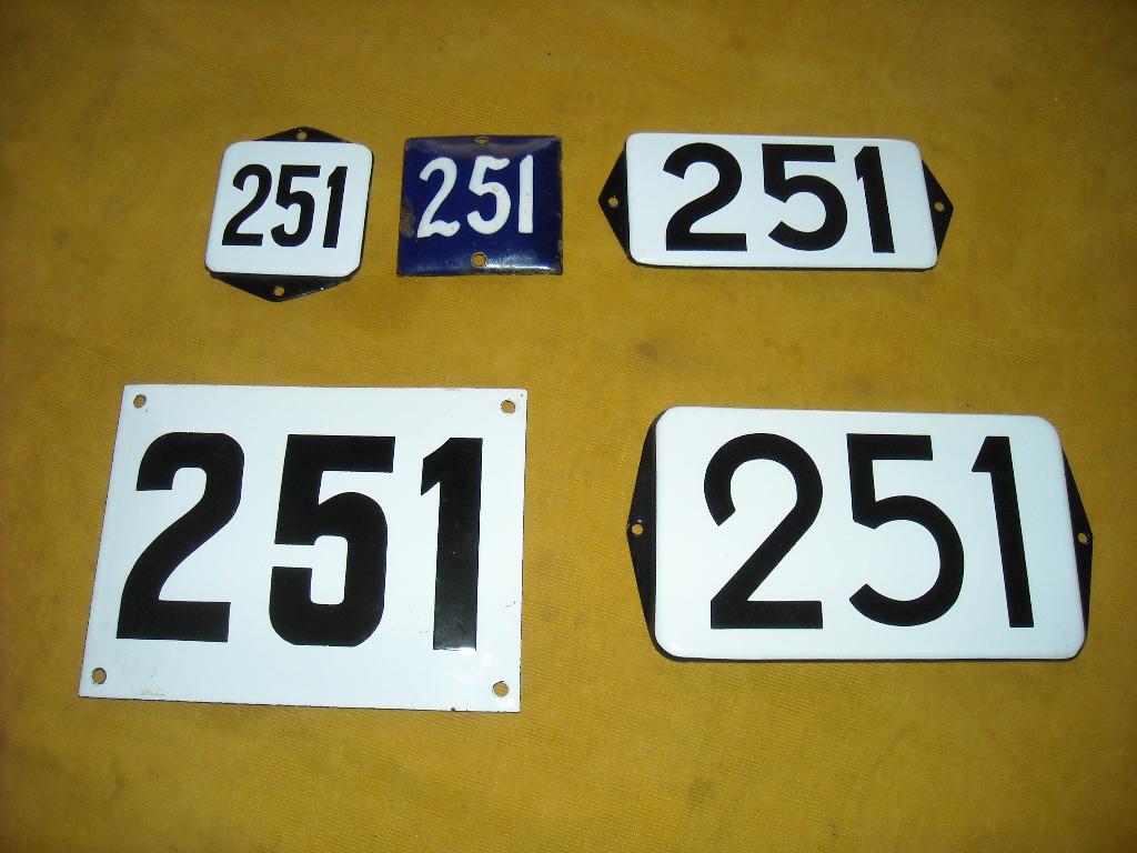 oud emaille huisnummer 251 ook 252 253 254 255 256 257 258 2, Ophalen of Verzenden