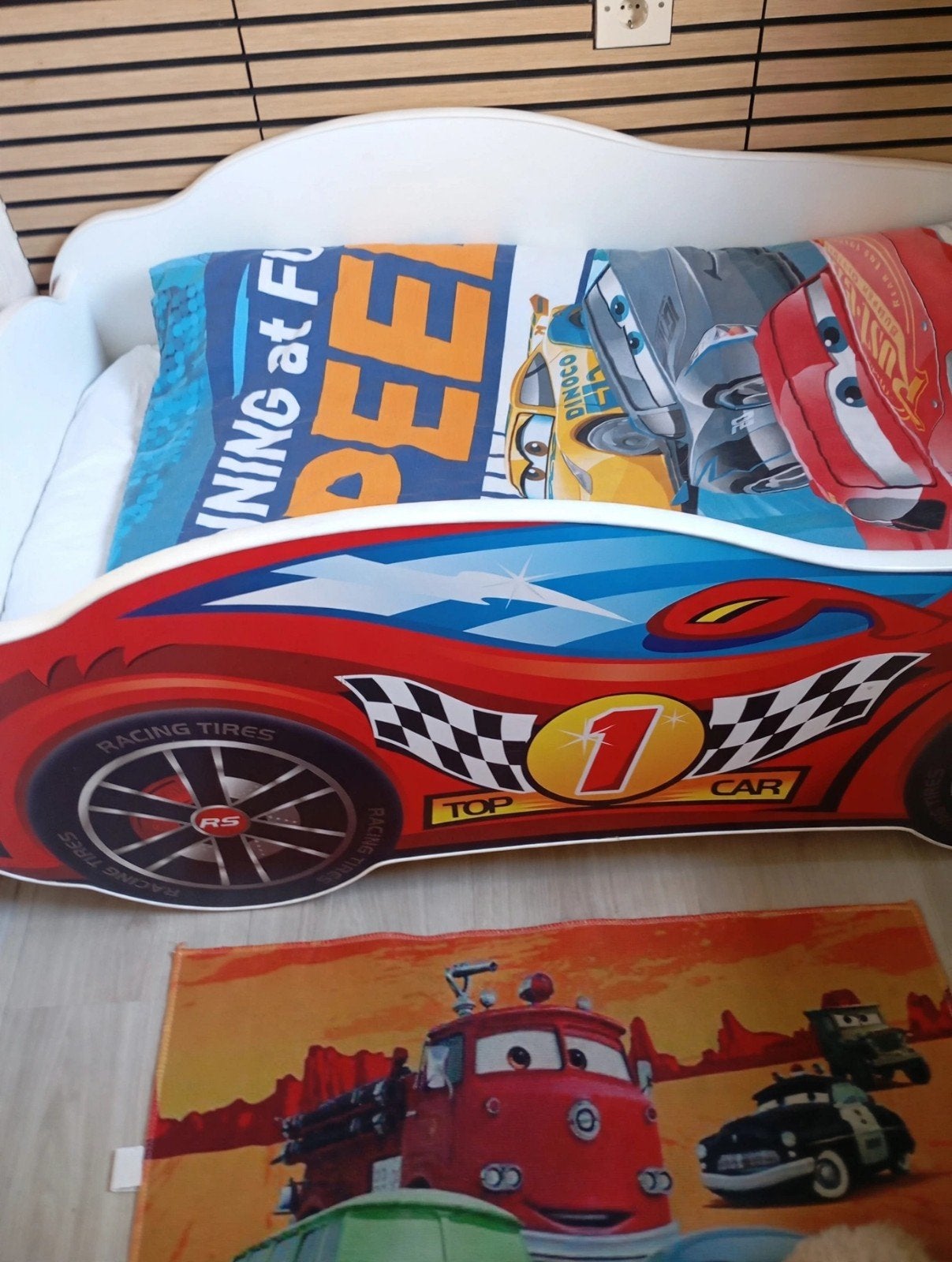 KINDERBED BLIKSEM MC QUEEN CARS  MET MATRAS ENZ, Ophalen, 140 tot 160 cm, 70 tot 85 cm, Lattenbodem