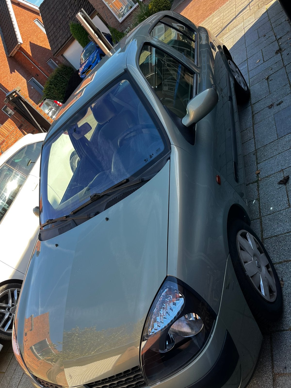 Renault Clio 1.4 16V RT 5DR 2005 2001, Voorwielaandrijving, 40 €/maand, 1200 kg, Handgeschakeld