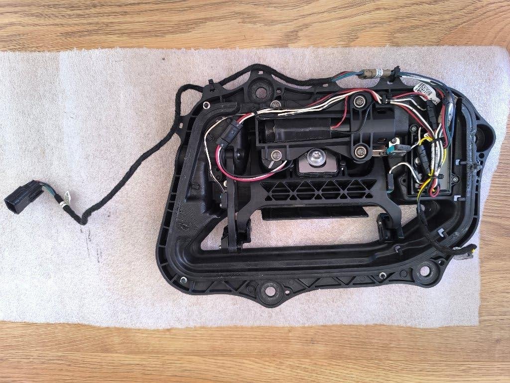 Tesla Model S deurhendel rechtsvoor OEM 1007372-00-L, Auto-onderdelen, Gebruikt, Ophalen of Verzenden, Voor, Overige automerken