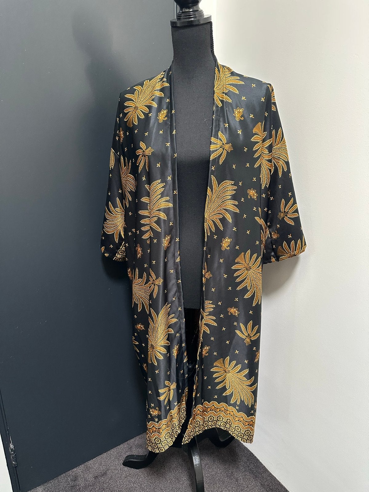 100% Zijden Kimono met Gouden Bladprint, Handgemaakt, Ophalen of Verzenden, Zo goed als nieuw