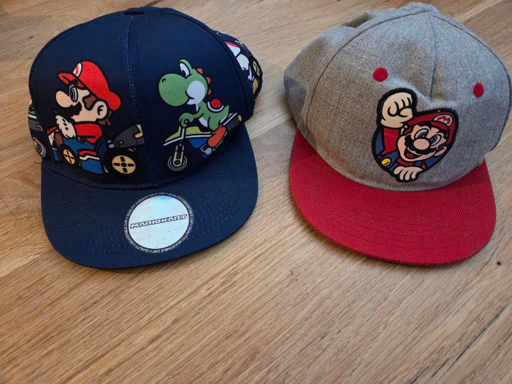2 super Mario petjes, Ophalen of Verzenden, Zo goed als nieuw, Jongen of Meisje