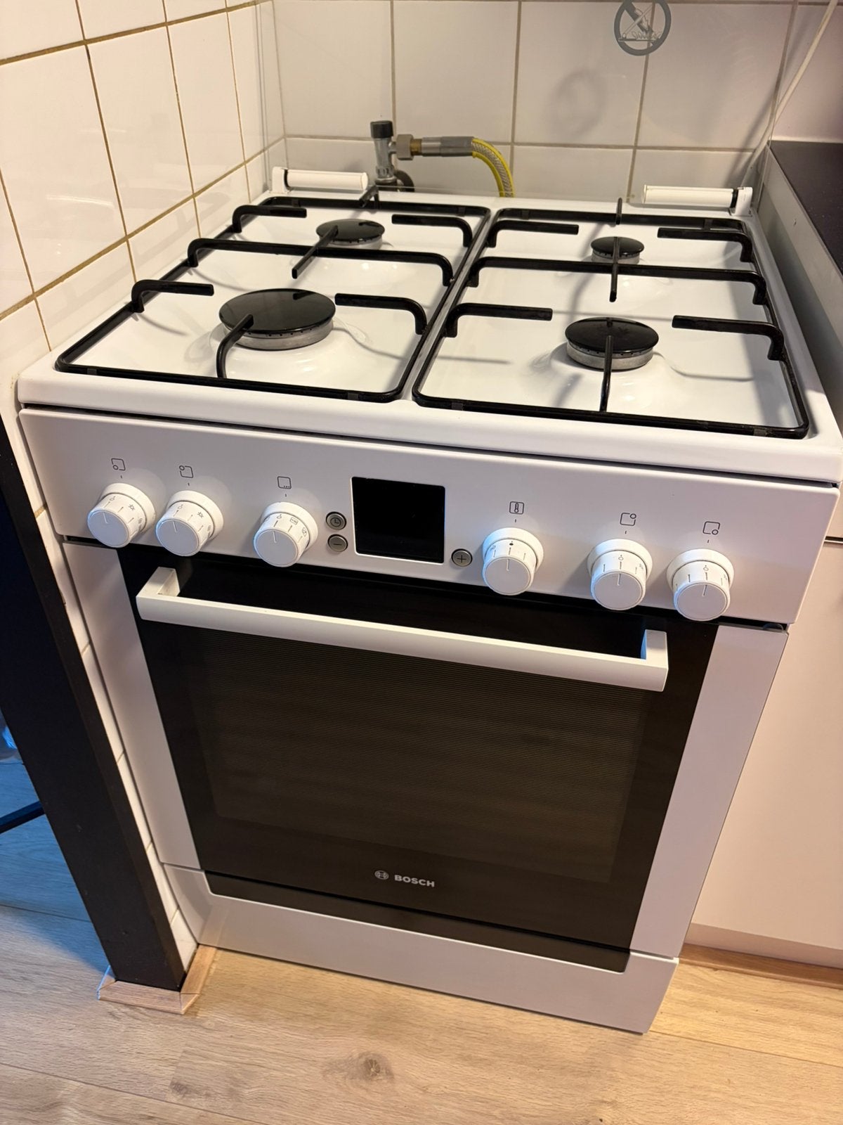 Gas fornuis met oven wit 4 pitten bosch, Ophalen, Gebruikt, 60 cm of meer, 4 kookzones