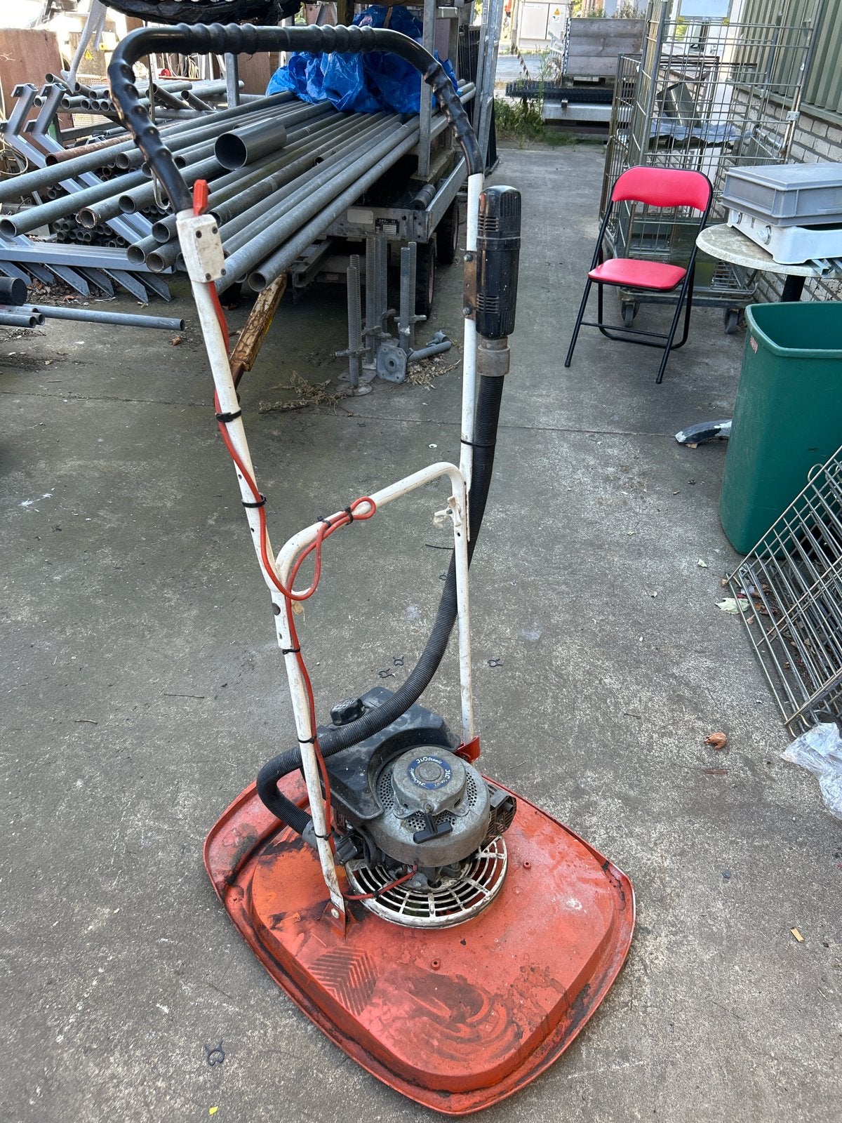 Flymo JLO Type: RM 100 Benzine Grasmaaier - Zweefmaaier, Tuin en Terras, Ophalen, Gebruikt, Benzine-grasmaaier, 40 t/m 49 cm