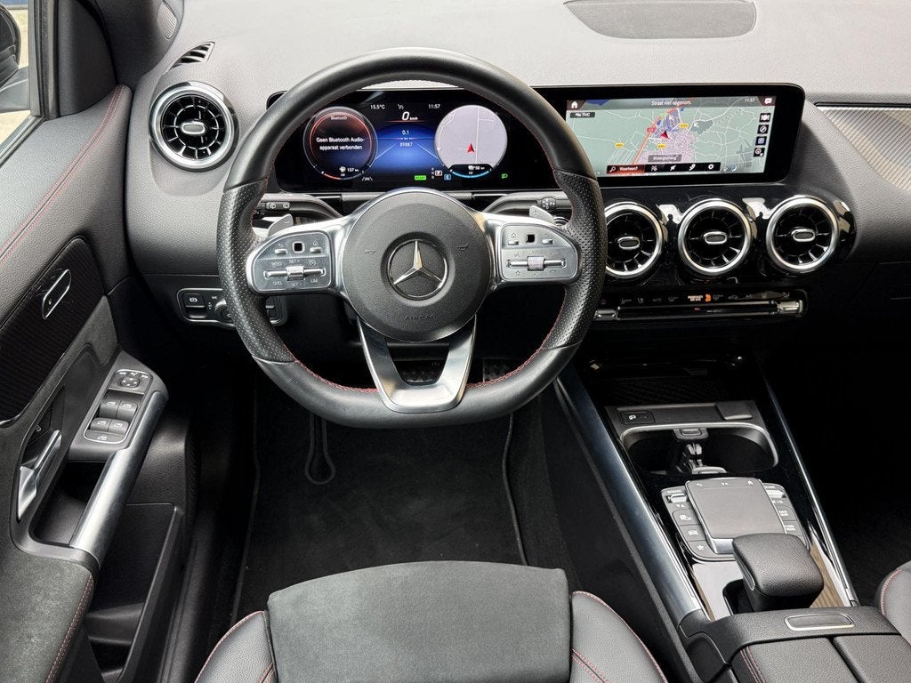Mercedes-Benz GLA-klasse 250 e AMG Line | Navigatie | Widesc, Auto's, Mercedes-Benz, Euro 6, 4 cilinders, 16 kWh, Leder en Stof