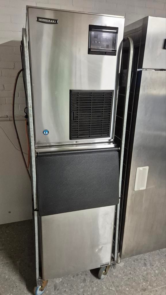 Hoshizaki FM-251 Schilferijsmachine met B-300 Bunker, Ophalen