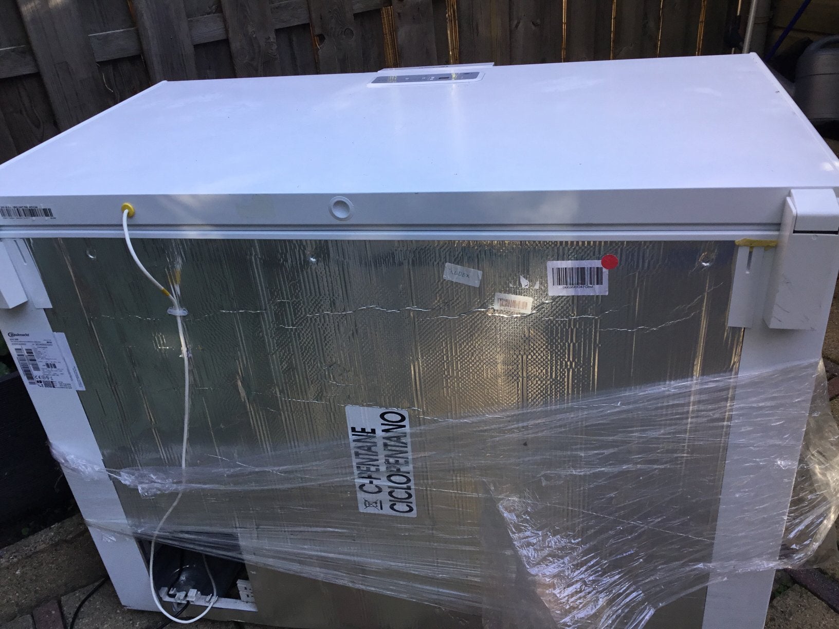 Vriezer helemaal nieuw met een kleine deffect, Witgoed en Apparatuur, Ophalen, Zo goed als nieuw, Minder dan 60 cm, Minder dan 85 cm