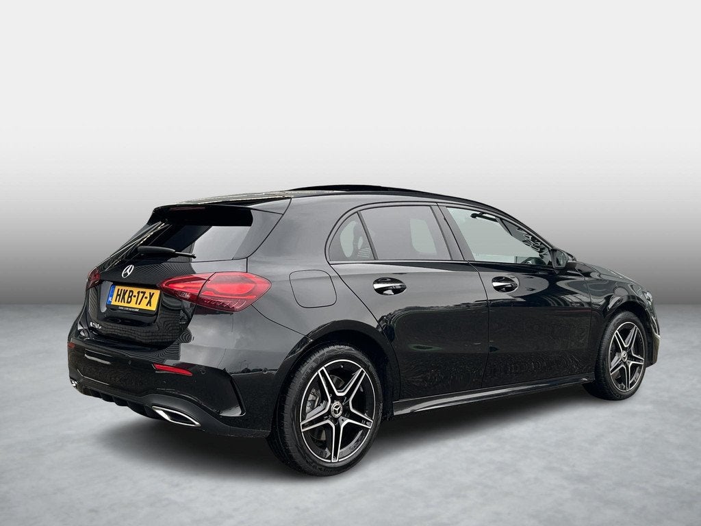 Mercedes-Benz A-klasse 250 e Star Edition AMG Line | CarPlay, Auto's, Mercedes-Benz, Gebruikt, 4 cilinders, 16 kWh, Zwart