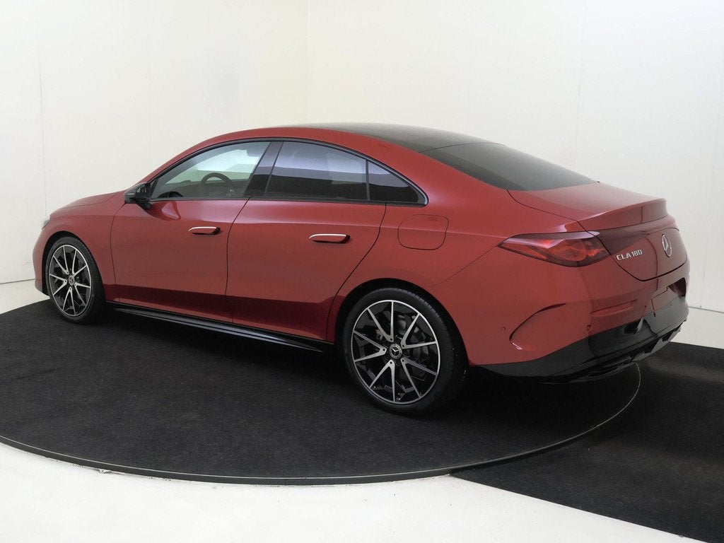 Mercedes-Benz CLA-klasse 180 Business Solution AMG, Auto's, CLA, 136 pk, 4 cilinders, 1505 kg