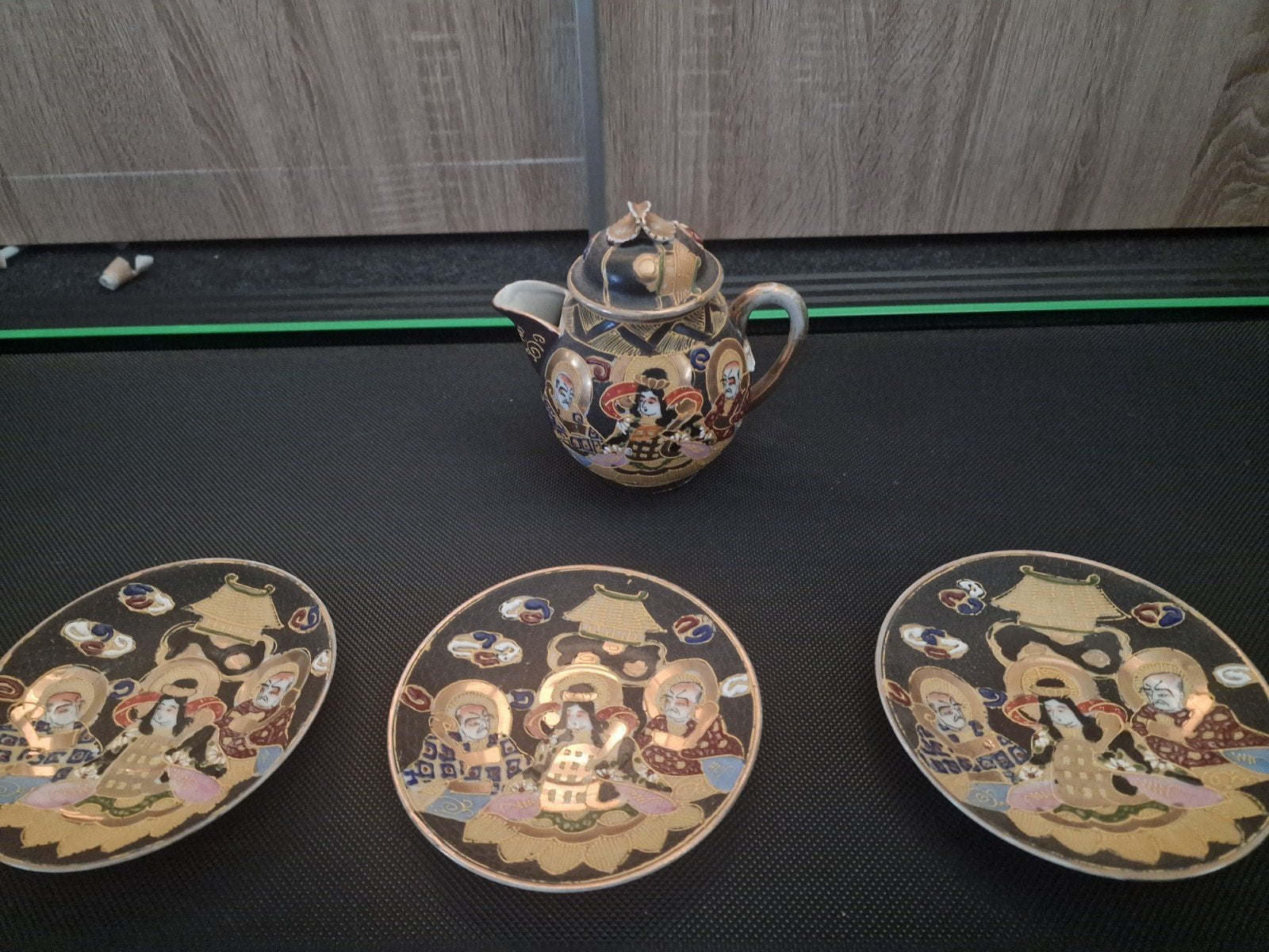 Antieke Japanse Satsuma theepot met schoteltjes, Antiek en Kunst, Ophalen of Verzenden