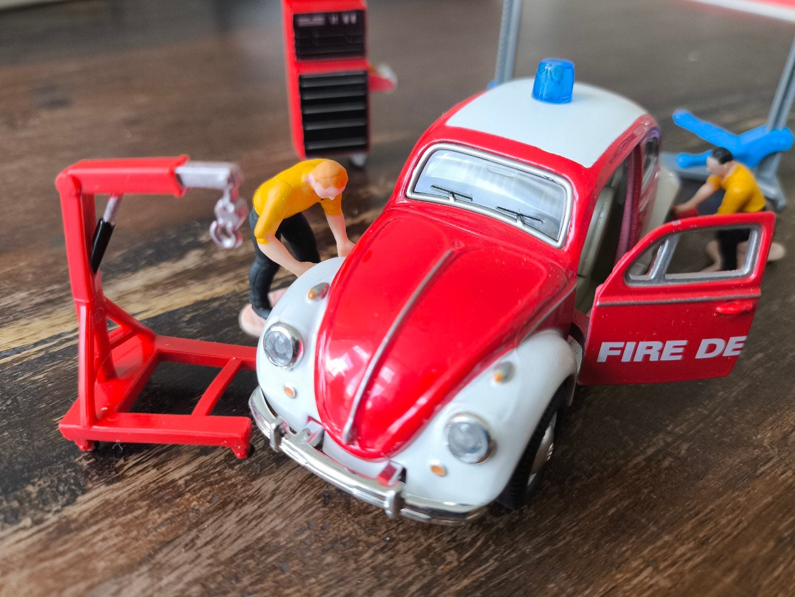 Volkswagen Kever Junior Collectors met accessoires, Kinderen en Baby's, Speelgoed | Speelgoedvoertuigen, Ophalen of Verzenden