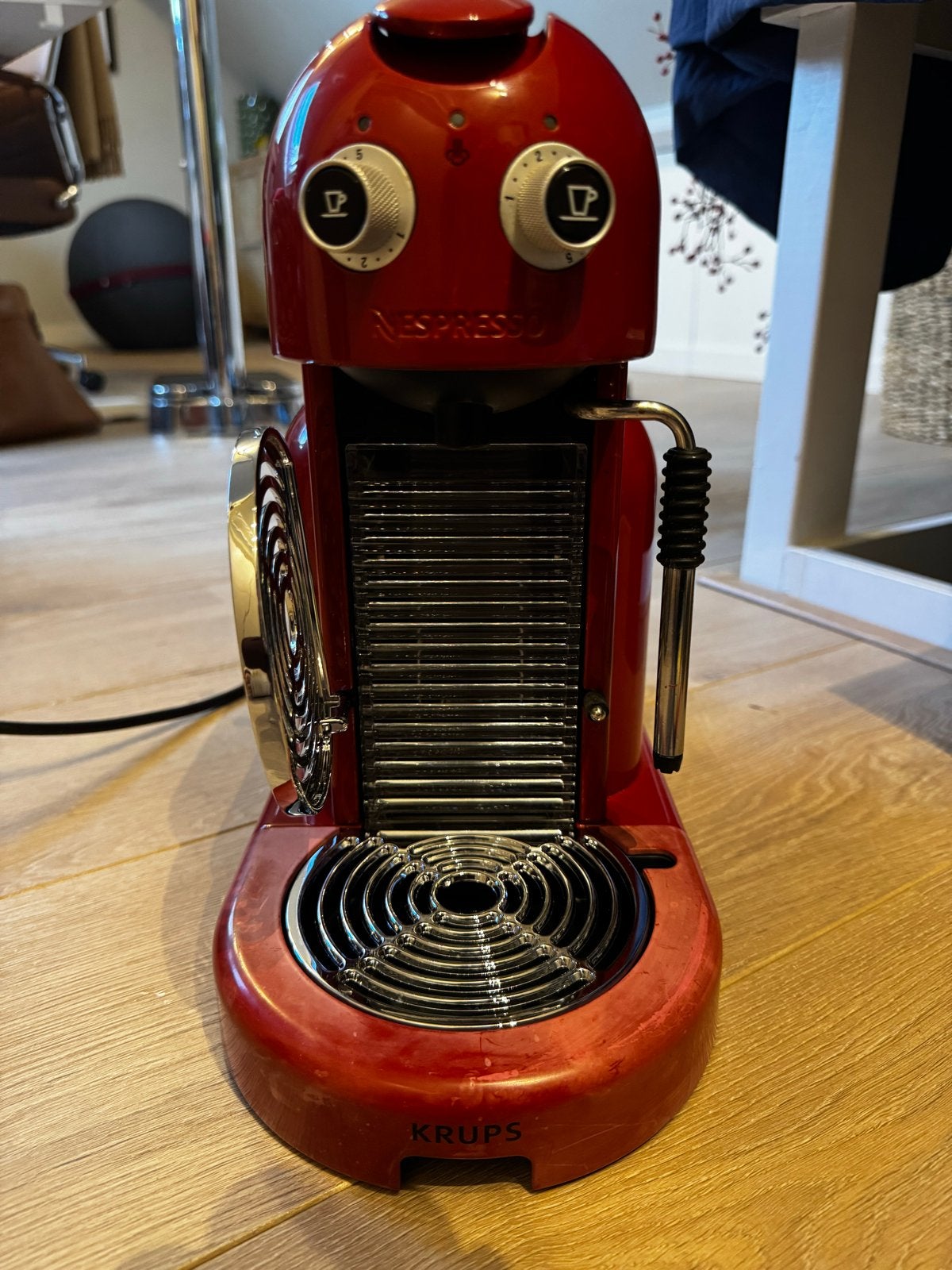 Nespresso Krups koffiezetapparaat rood, Koffiepads en cups, Gebruikt, Espresso apparaat, Ophalen of Verzenden