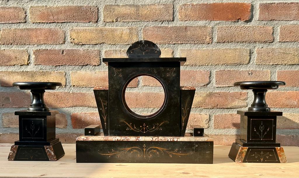 Mooie kleine lege Schouwgarniteur klokkast, Antiek en Kunst, Antiek | Klokken, Ophalen of Verzenden
