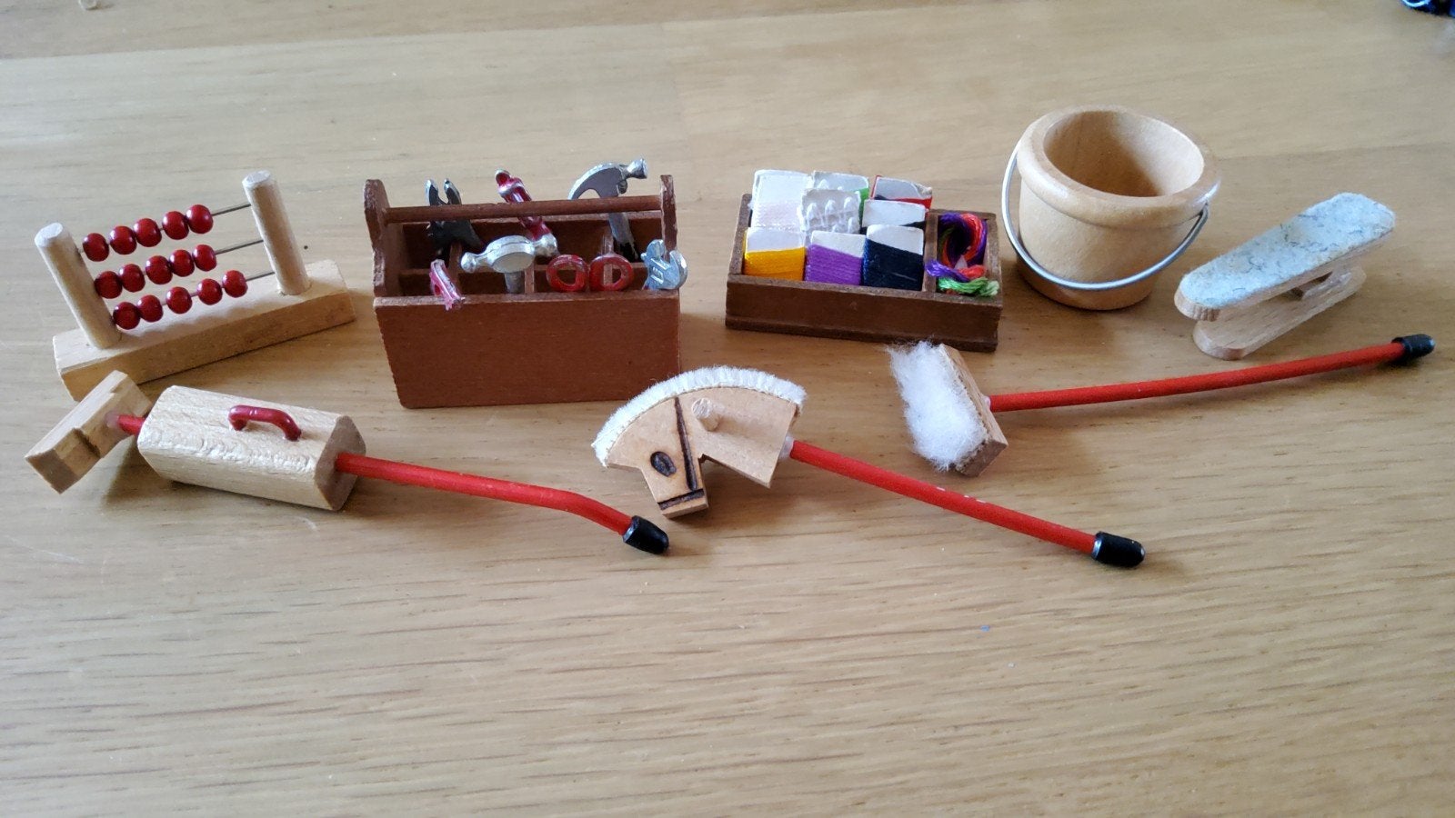 vintage Caco miniatuur gereedschapskist stokpaardje naaidoos, Ophalen of Verzenden, Gebruiksvoorwerp