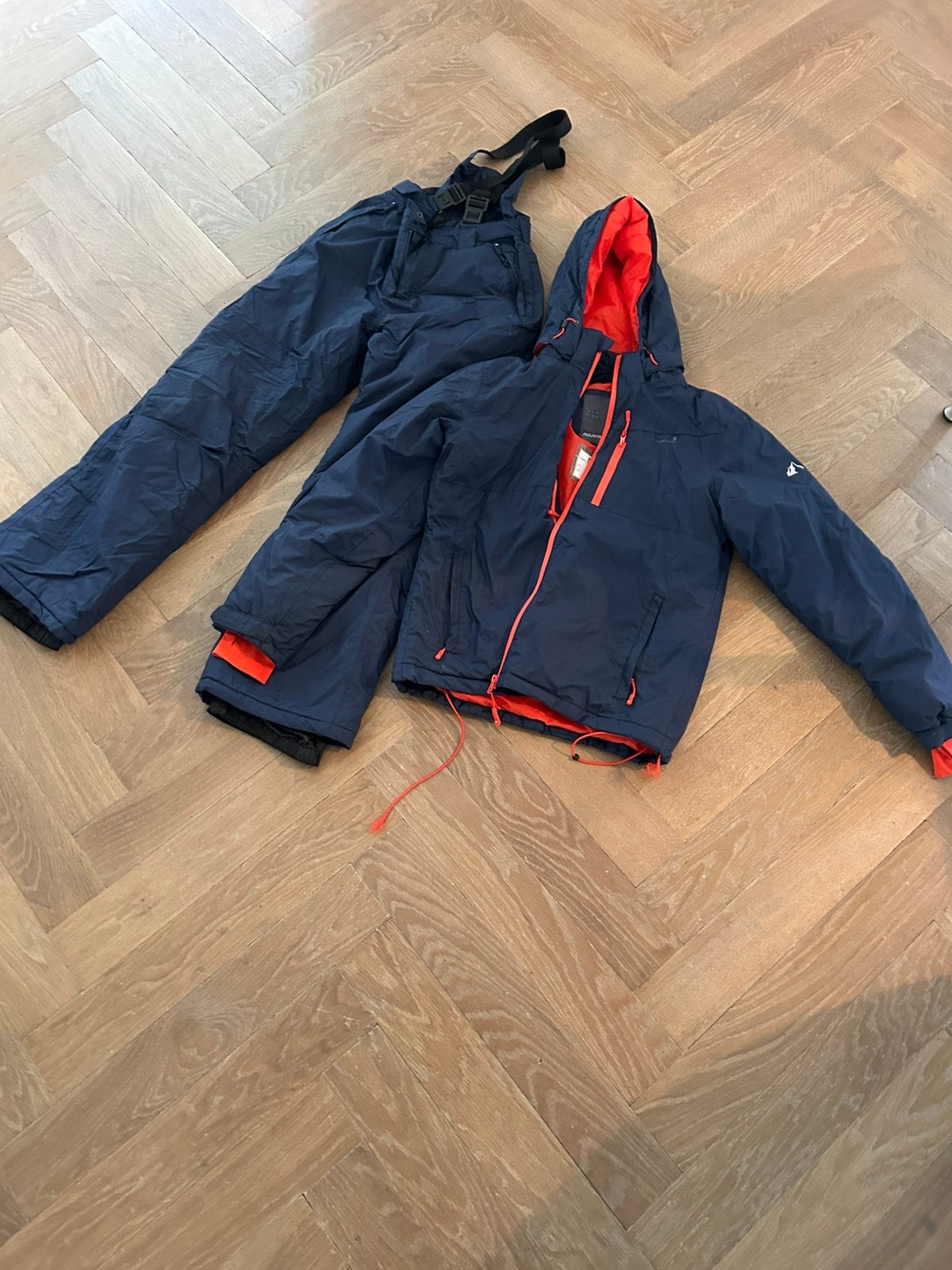 Skijas en skibroek, mt 164 wanten 2 theemobr en sokken, Ophalen, Zo goed als nieuw, Maat 34 (XS) of kleiner, Pak