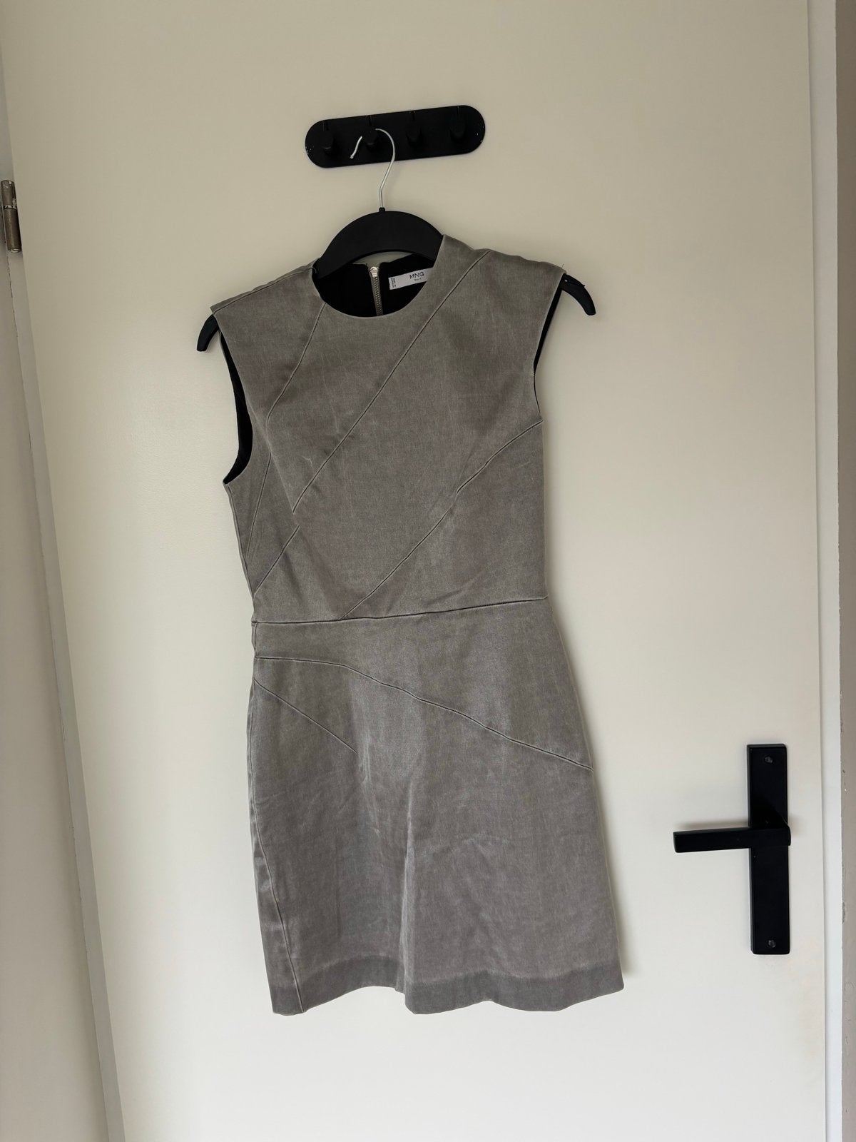 MNG Suit Jurk Maat S Grijs/ zilver, Ophalen of Verzenden, Zo goed als nieuw, Maat 36 (S), Grijs