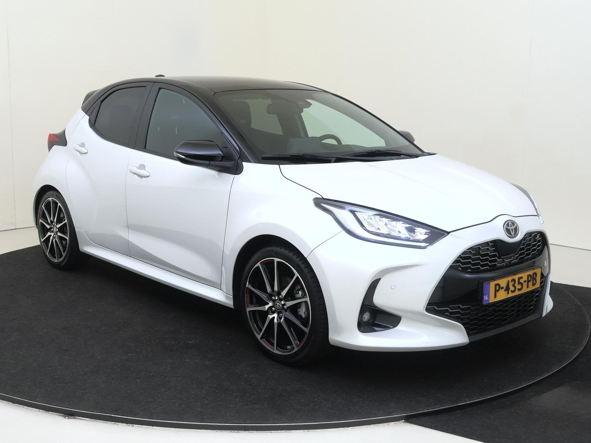 Toyota Yaris 1.5 Hybrid GR Sport | Navigatie | Panoramadak |, Auto's, Toyota, 450 kg, Gebruikt, Euro 6, Bedrijf