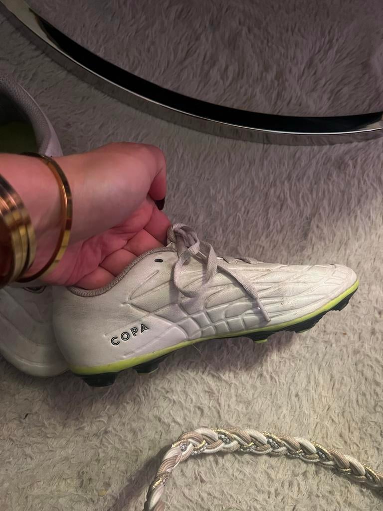 Voetbal schoenen, Maat XS of kleiner, Schoenen, Ophalen of Verzenden, Zo goed als nieuw