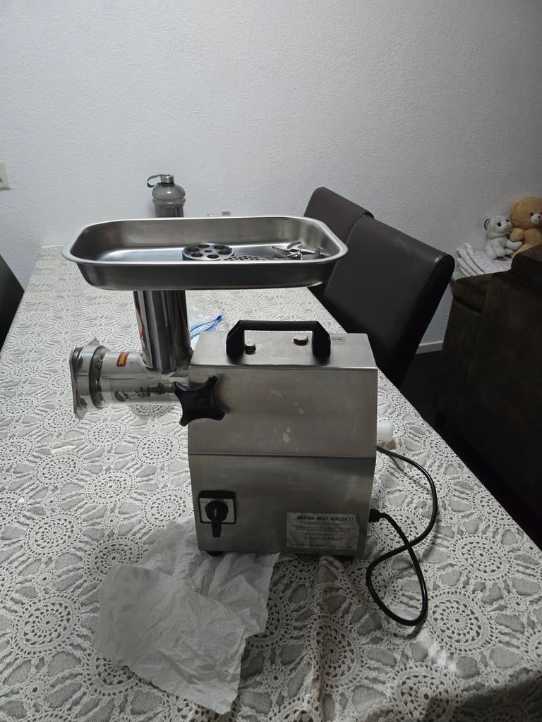 Vlees molen maxima 12. 750 watt. professionele, Witgoed en Apparatuur, 4 liter of meer, Ophalen of Verzenden, Zo goed als nieuw