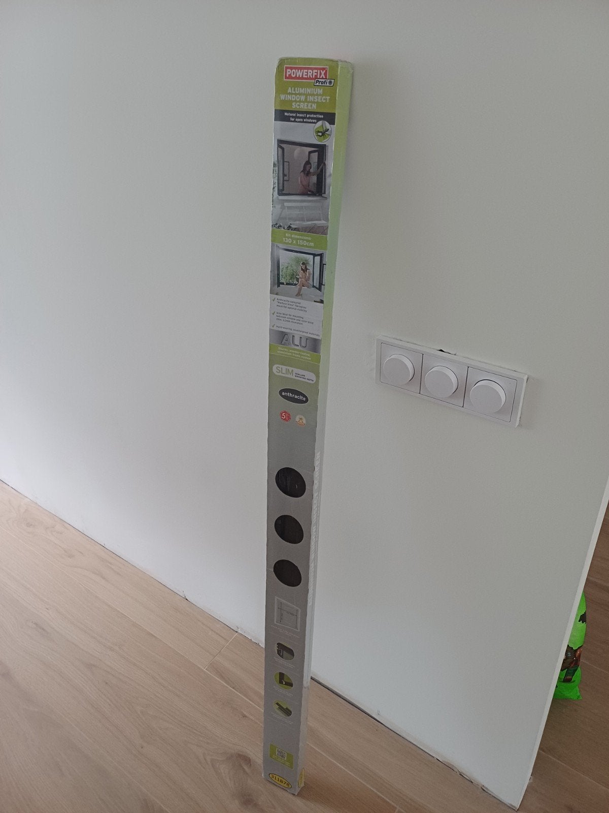 Nieuwe raamhor in doos - Powerfix Aluminium Insect Screen, Doe-het-zelf en Verbouw, Gevelraam of Ruit, 120 tot 160 cm, Nieuw, Ophalen of Verzenden