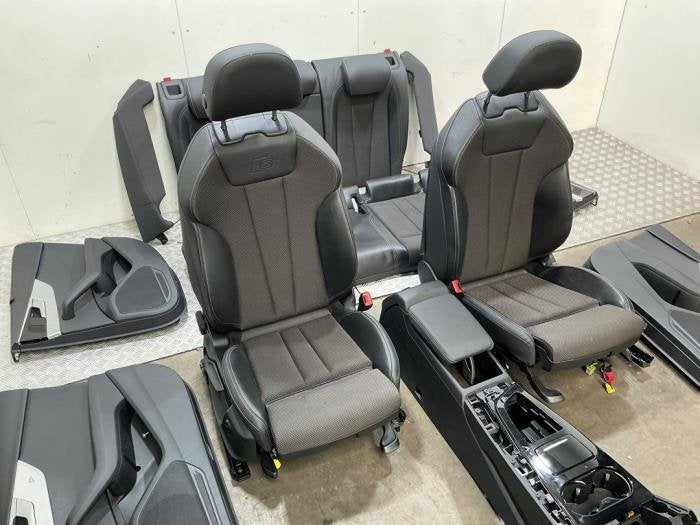 Bekleding Set (compleet) van een Audi A4 (A4 15-), 12 maanden garantie, Gebruikt, -, -