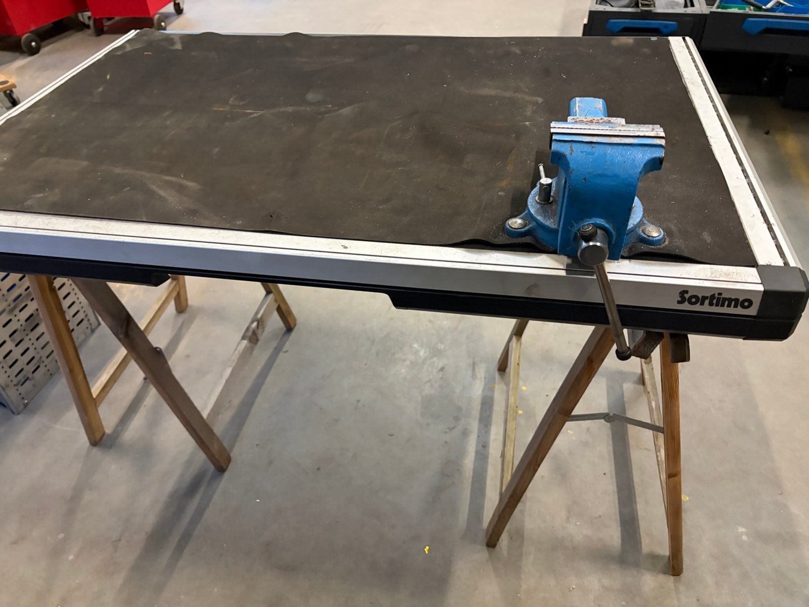 Sortimo werkbank met bankschroef, inschuifbaar,, Doe-het-zelf en Verbouw, Werkbanken, Ophalen, Gebruikt, 70 tot 120 cm, Bankschroef