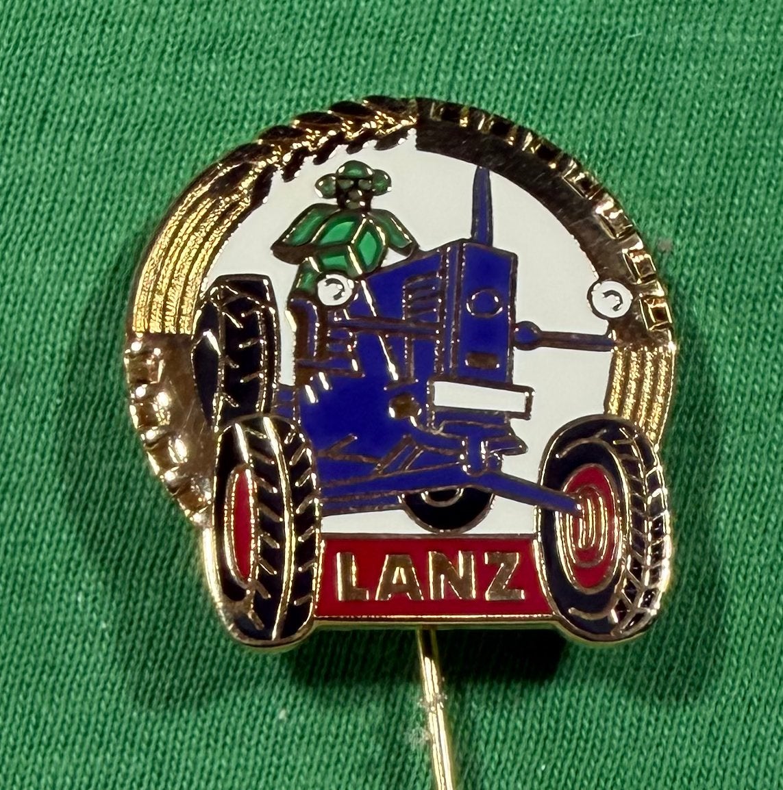 Speldje Lanz tractor emaille, Verzamelen, Speldjes, Pins en Buttons, Ophalen of Verzenden, Zo goed als nieuw, Overige onderwerpen