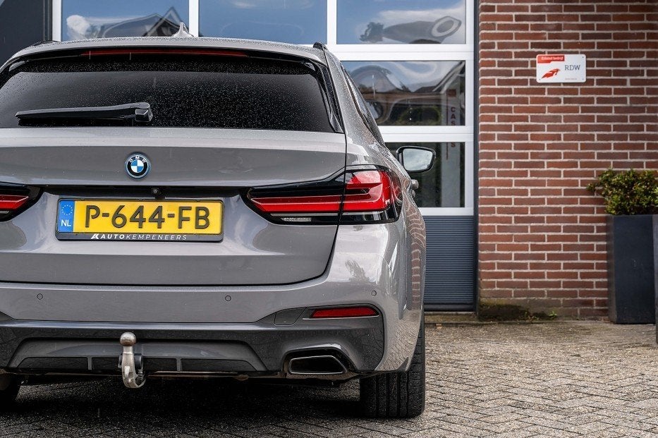BMW 5 Serie 530 BMW 530e xDrive Touring M Sport | Panorama |, 1998 cc, Gebruikt, 4 cilinders, 120 €/maand