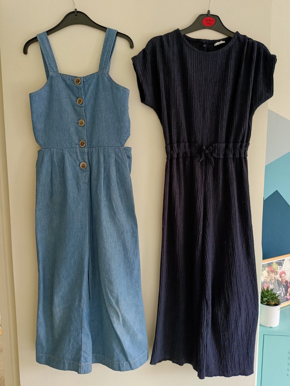 2 jumpsuits Zara 134, Broek, Gebruikt, Meisje, Ophalen of Verzenden