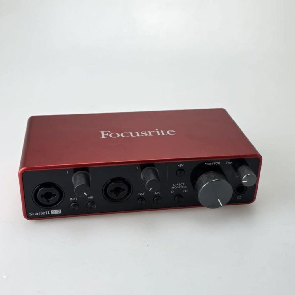 Focusrite Scarlet 2i2 Gen 3 Audio Interface, Focusrite, Gebruikt, https://support.focusrite.com/hc/nl/requests/new, Windsor House, Turnpike Road, High Wycombe HP12 3FX, Verenigd Koninkrijk